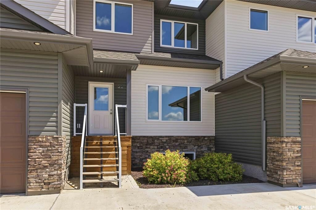 Property Photo:  301 Centennial Road 32  SK S0K 1X0 
