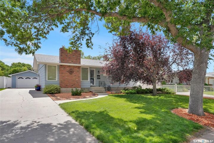 Property Photo: 6015 7th Avenue N SK S4T 6X2