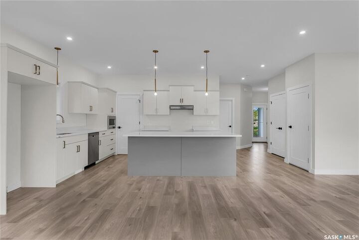 Property Photo: 207 Amisk Way SK S7V 1W5