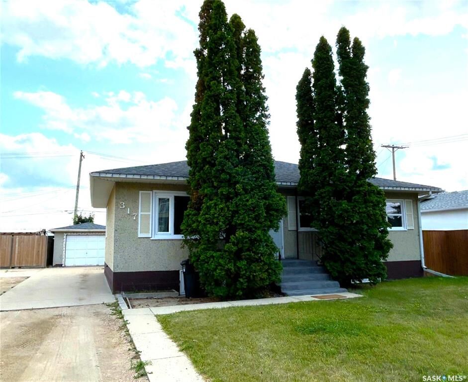 Property Photo:  317 108th Street W  SK S7N 1P7 