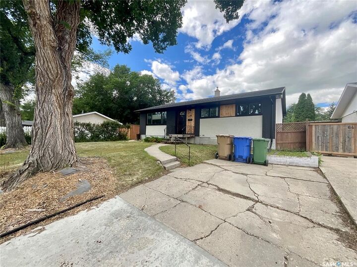 Property Photo:  68 Cameron Crescent  SK S4S 2X2 