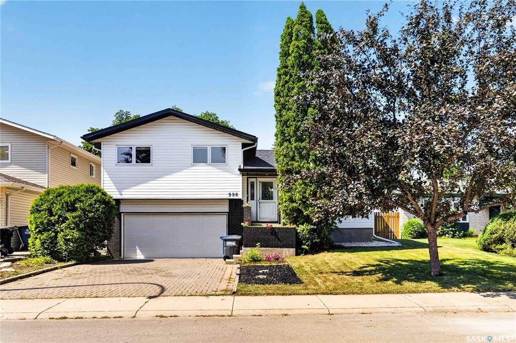 Property Photo: 526 Tobin Crescent SK S7K 4N8
