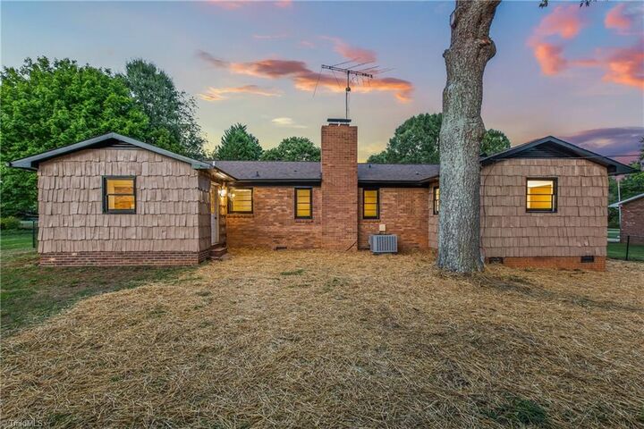 Property Photo: 117 Hinshaw Avenue NC 27055