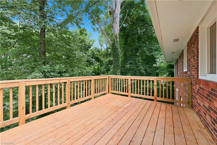 Property Photo:  613 Millner Street  NC 27288 