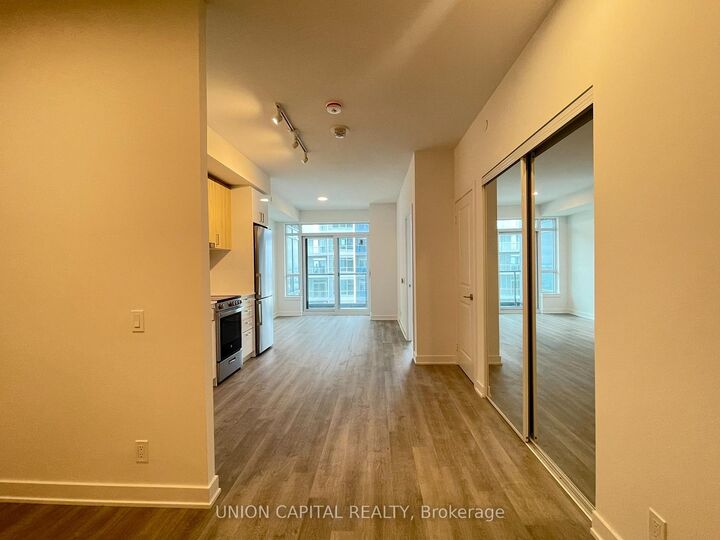 Property Photo:  50 Upper Mall Way 1403  ON L4J 0L7 