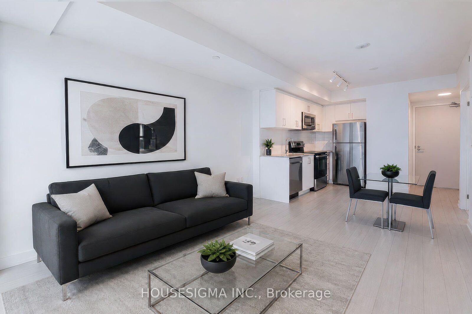 Property Photo:  4010 Eglinton Avenue W 1105  ON M9A 0G5 