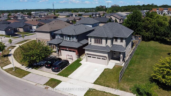 Property Photo: 974 Bluegrass Drive ON N6H 0C9