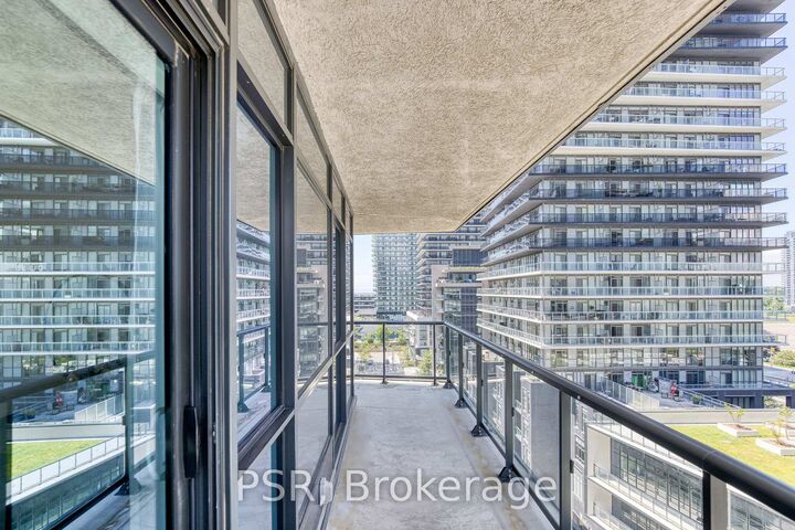 Property Photo: 39 Annie Craig Avenue 905 ON M8V 0H1