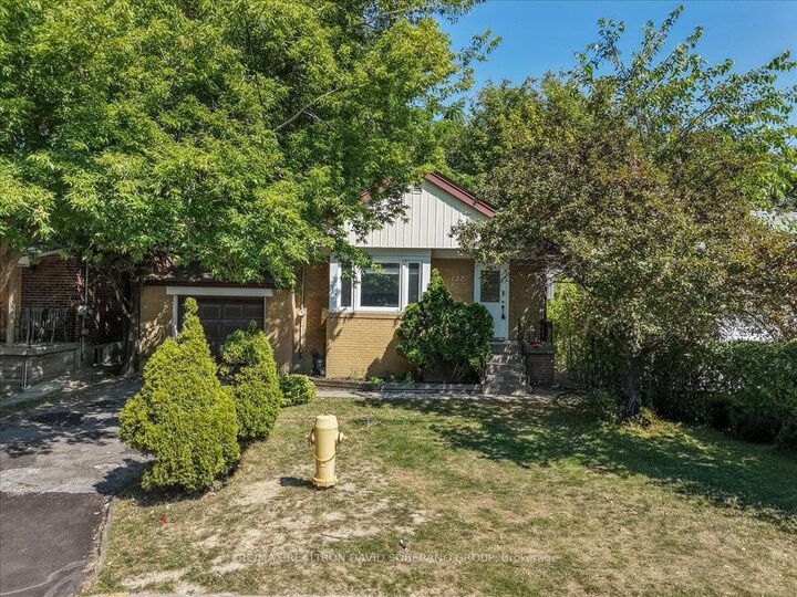 Property Photo: 122 McGillivray Avenue ON M5M 2Y6
