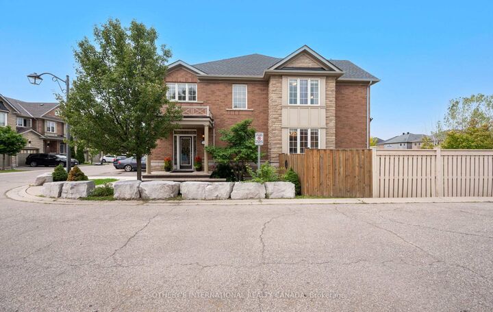 Property Photo: 745 Farmstead Drive 21 ON L9T 8B1