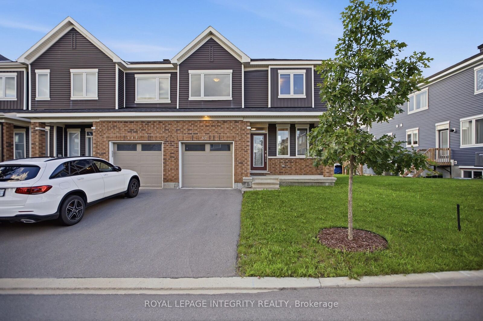 Property Photo: 651 Chillerton Drive ON K2J 6C6
