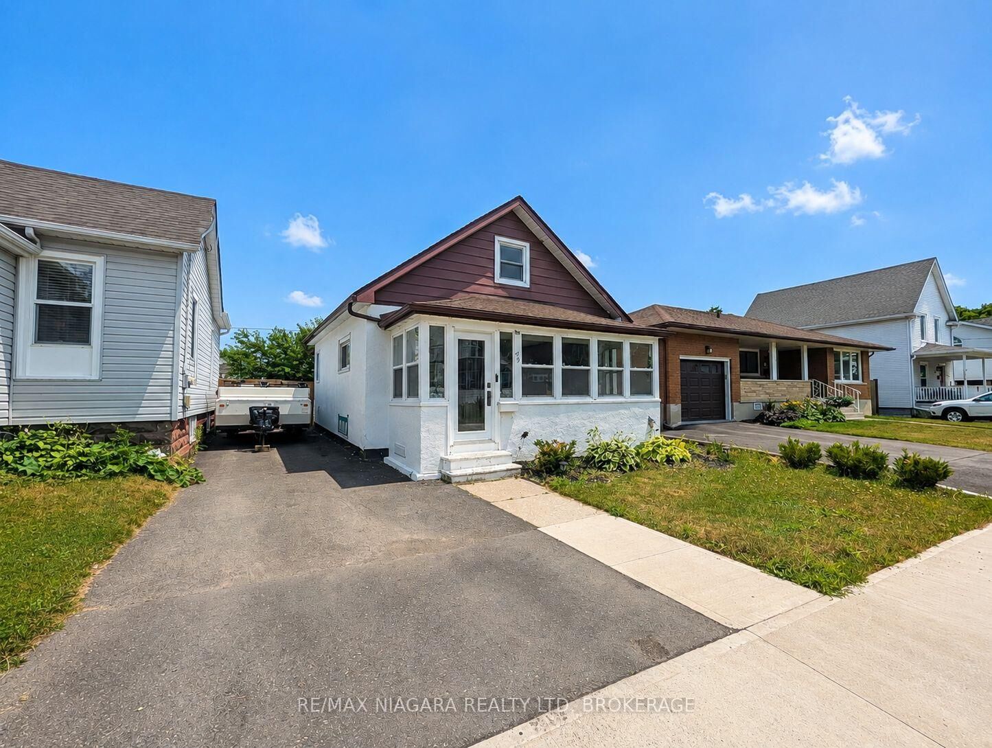 Property Photo: 49 Randolph Street ON L3B 4C3