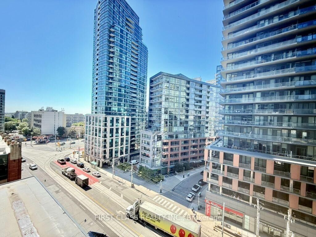 Property Photo:  19 Bathurst Street 902  ON M5V 0P8 