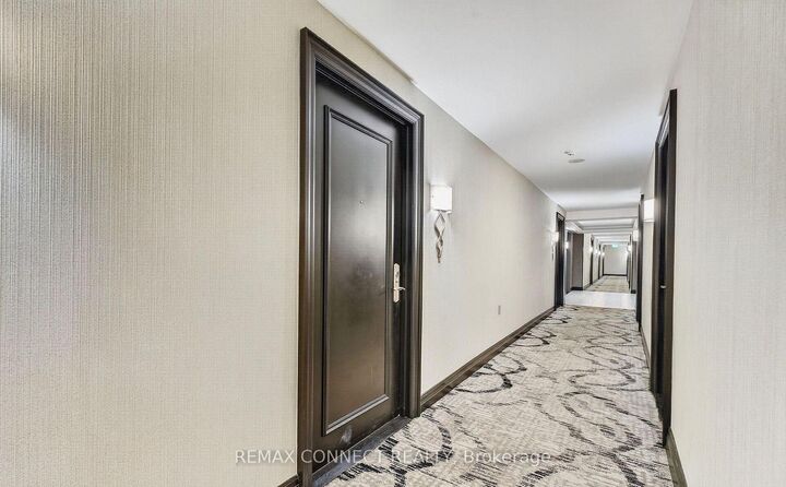Property Photo: 61 Town Centre Court 711 ON M1P 5C5