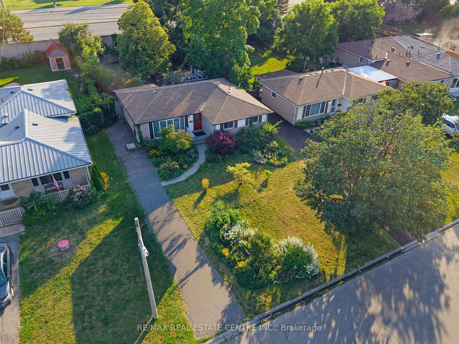 Photo de la propriété:  63 Brentwood Drive  ON L6T 1R1 