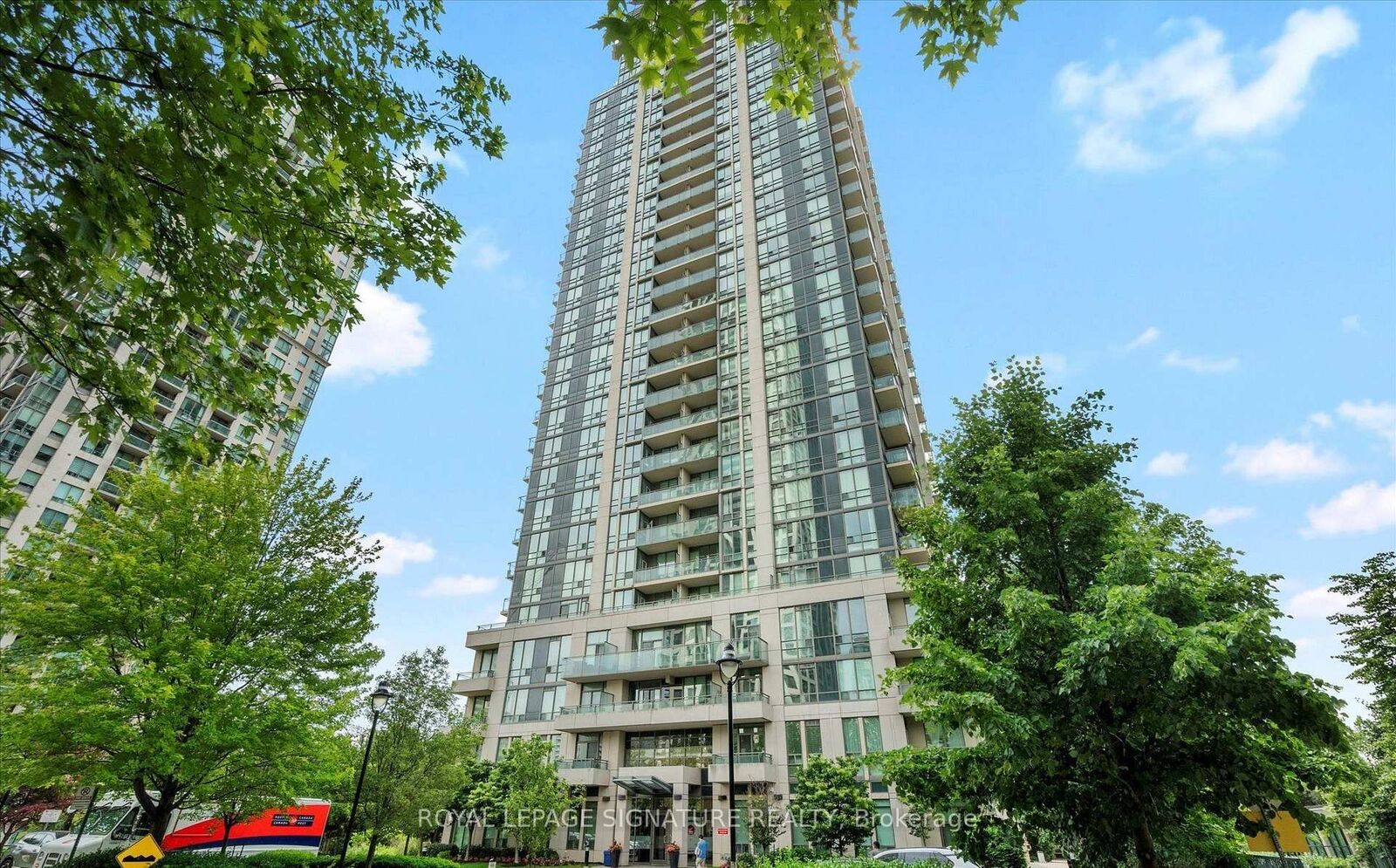 Property Photo:  3515 Kariya Drive 3303  ON L5B 0C1 