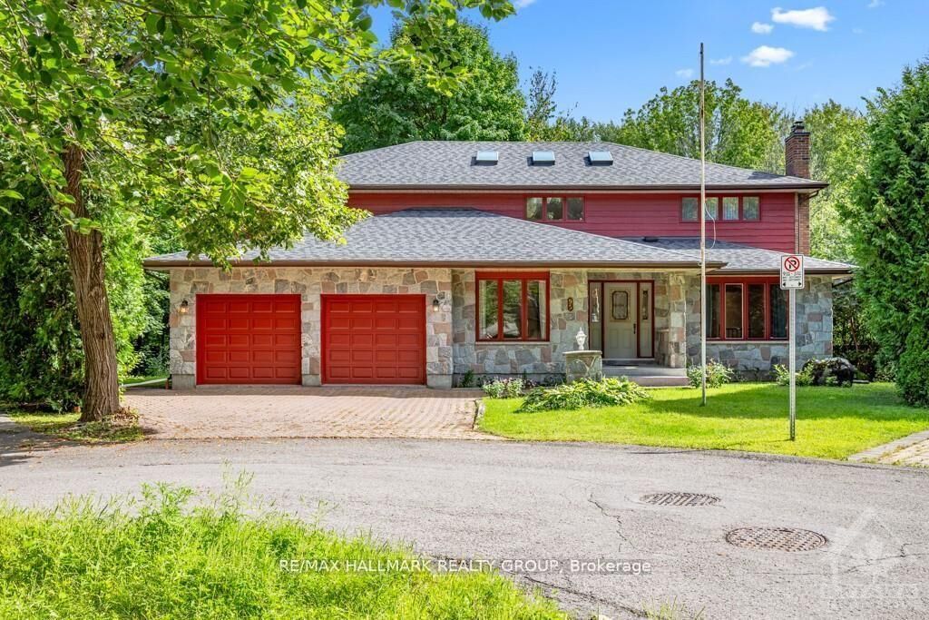 Property Photo:  95 Macnabb Place  ON K1L 8J5 