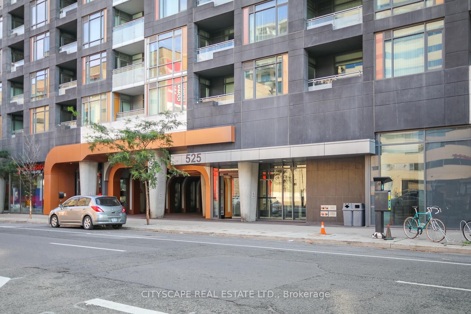 Photo de la propriété: 525 Adelaide Street W 908-T ON M5V 1T6