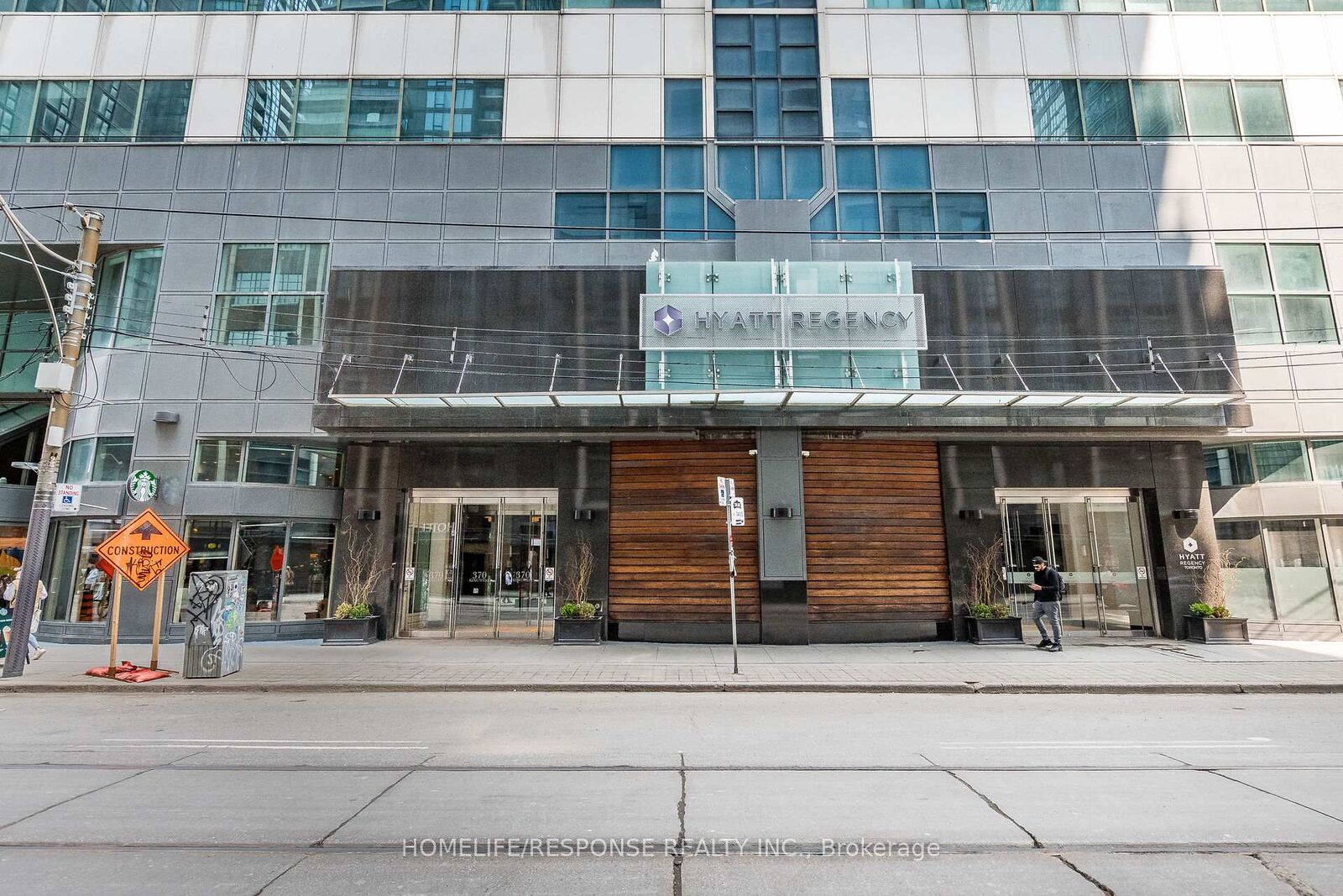 Property Photo:  357 King Street 1701  ON M5V 0S7 