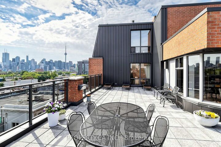 Photo de la propriété:  456 College Street 310  ON M6G 4A3 