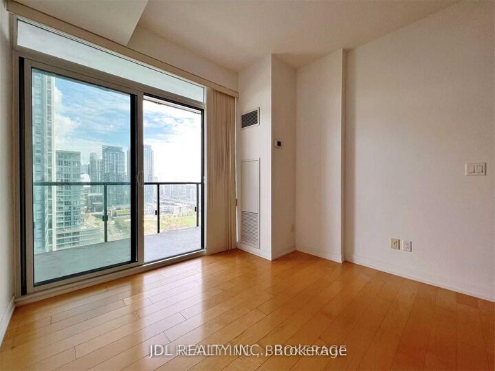 Property Photo: 170 Fort York Boulevard 1907 ON M5V 0E6