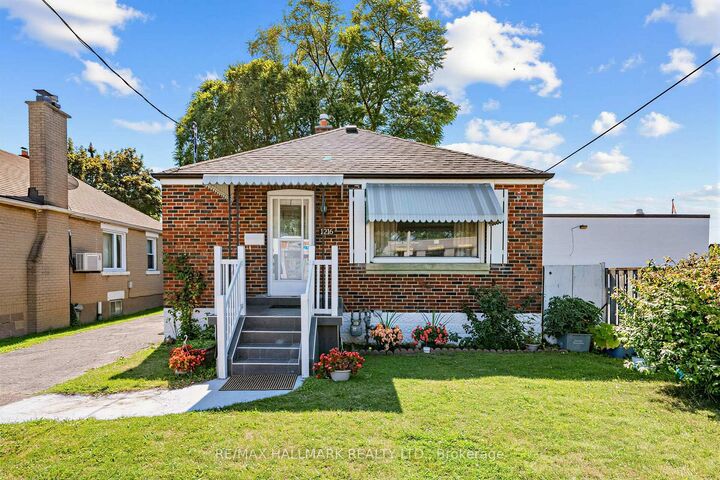 Property Photo:  1216 Victoria Park Avenue  ON M4B 2K7 