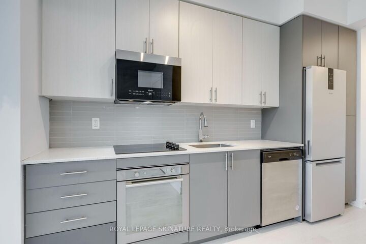 Property Photo:  415 Main Street W 417  ON L8P 0C9 