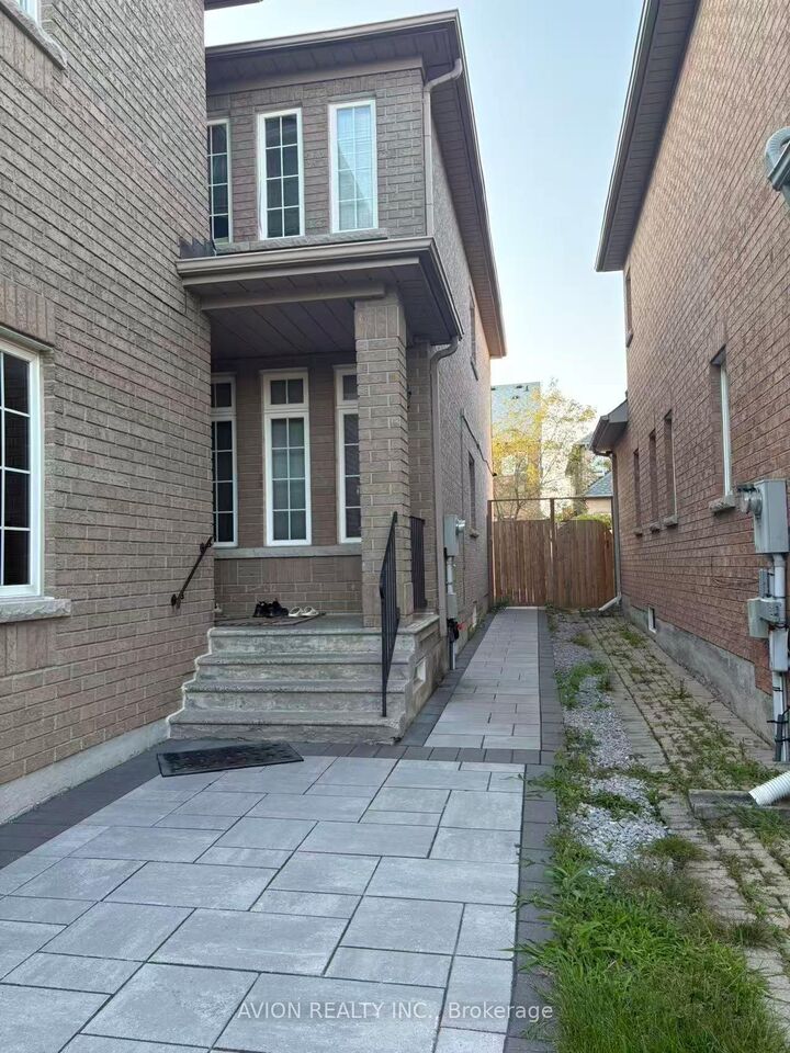 Property Photo:  56 Golden Oak Avenue Bsmt  ON L4S 1Y5 