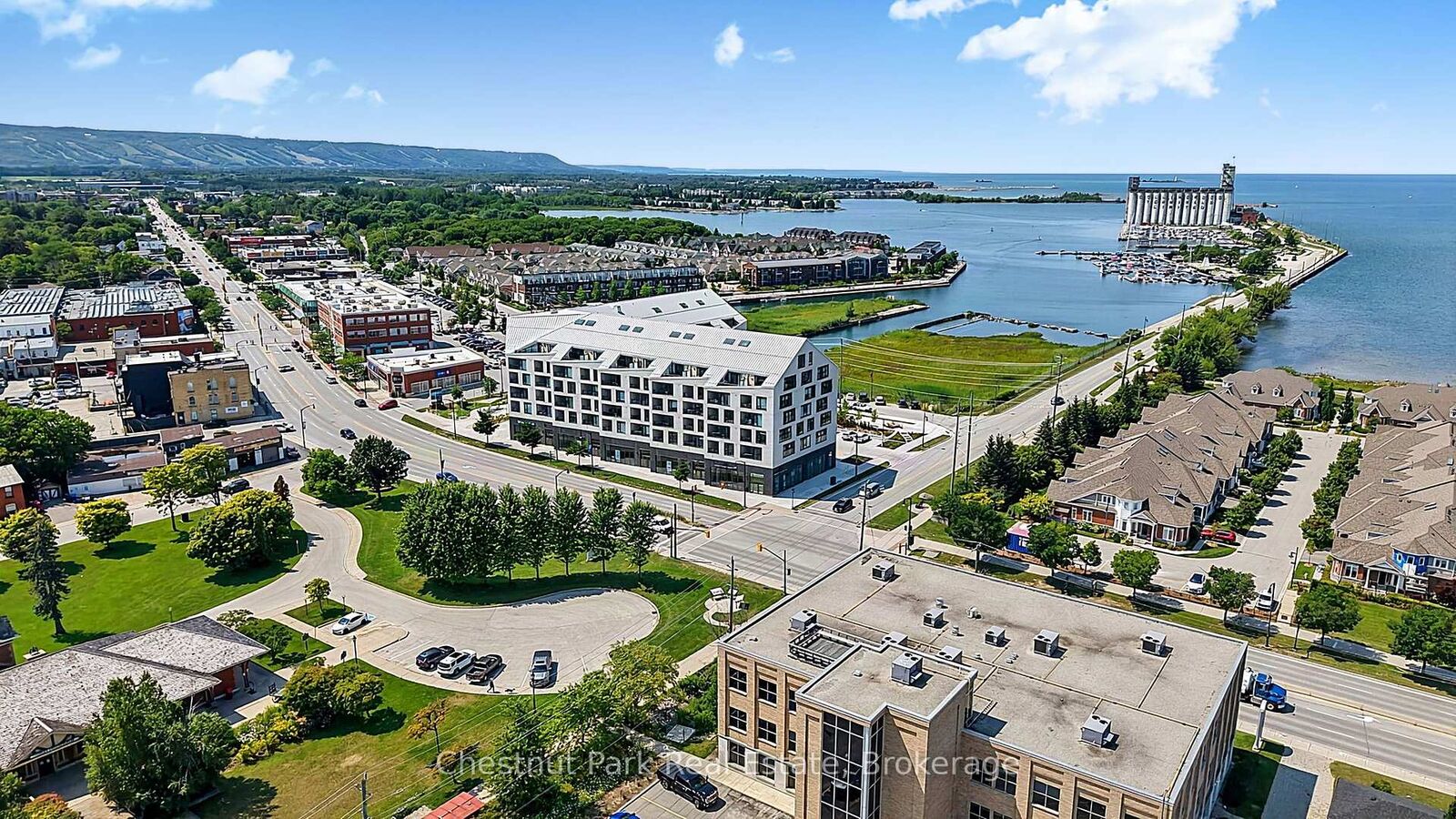 Property Photo: 31 Huron Street 618 ON L9Y 5T7