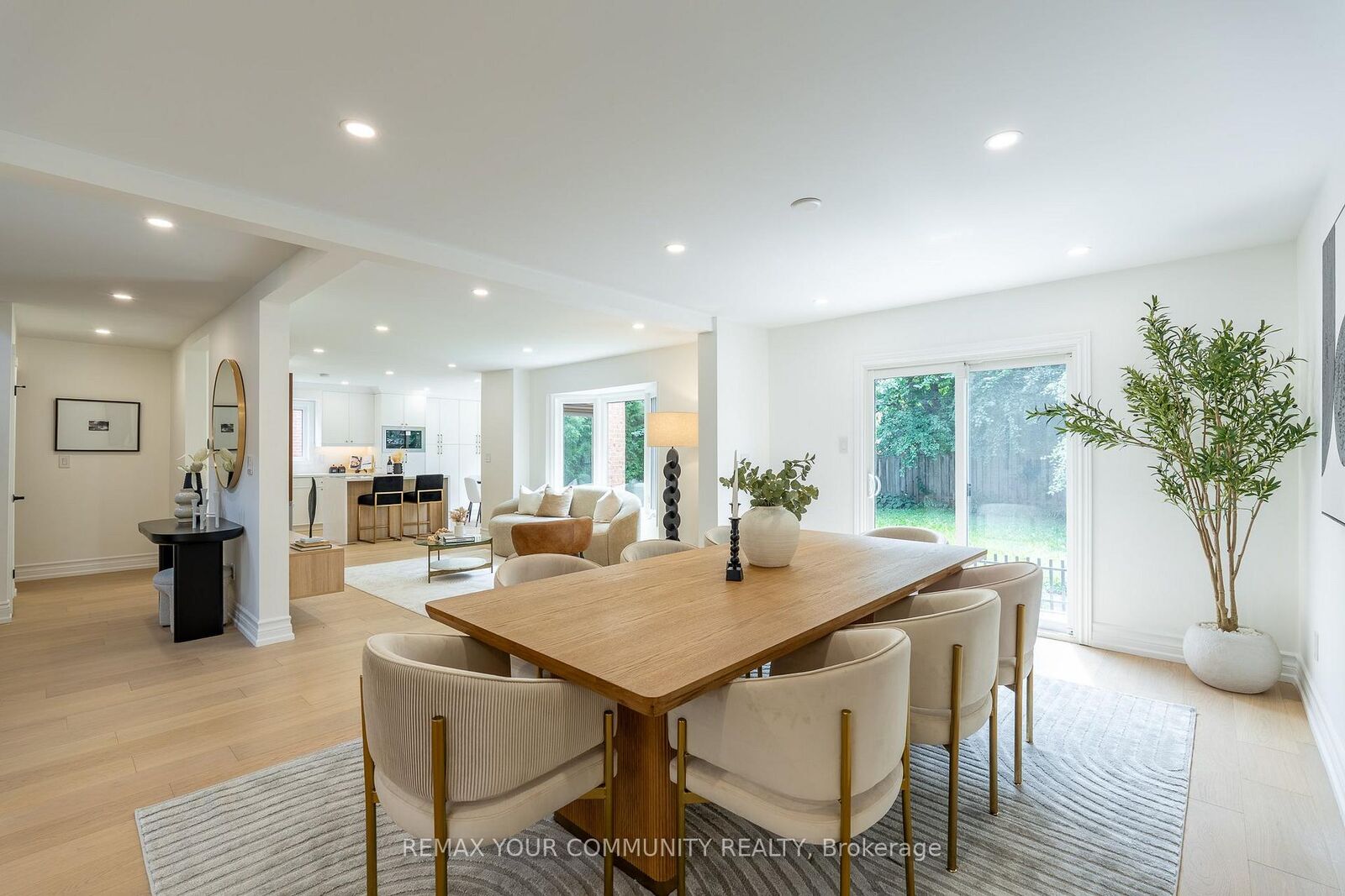 Property Photo:  27 Houseman Crescent  ON L4C 7S3 