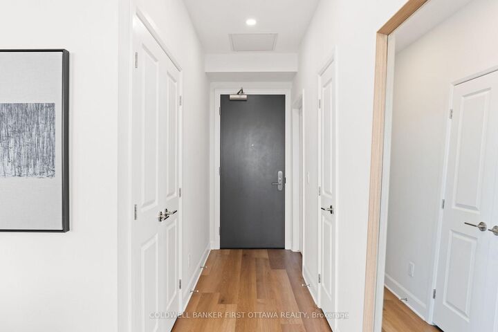 Property Photo:  530 Pimiwidon Street 208  ON K1K 5B4 