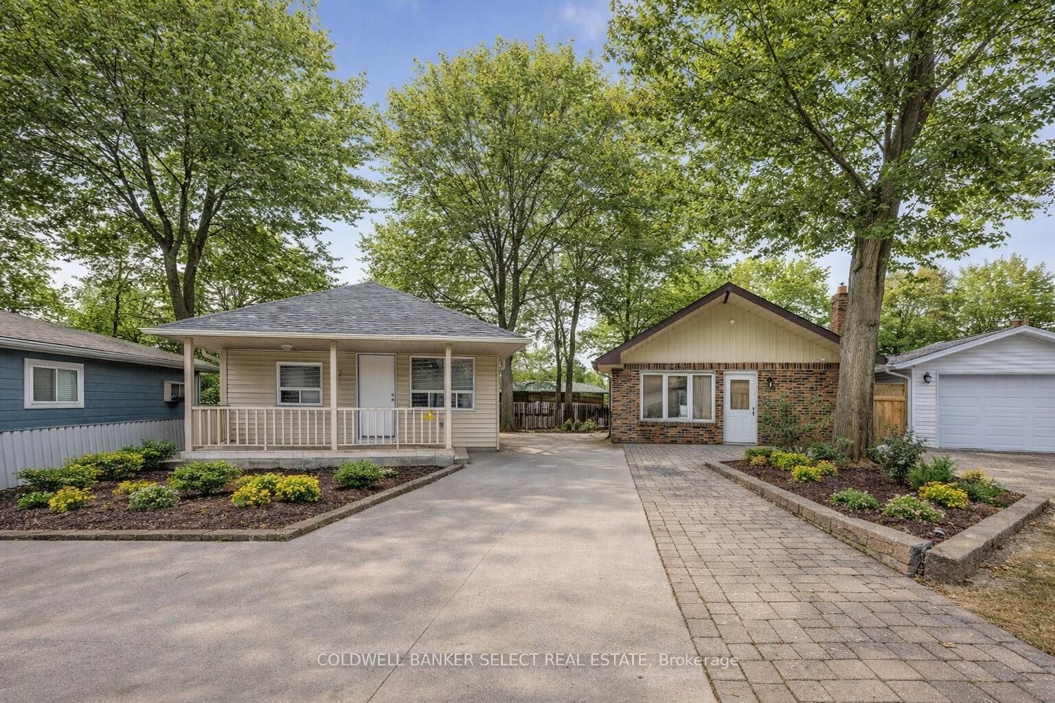 Photo de la propriété:  77-79 Baker Street  ON L9Z 2G7 