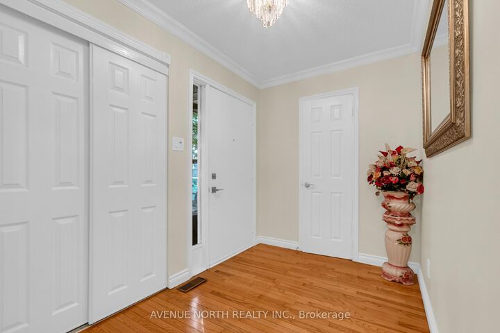 Property Photo: 23 Bluegrass Drive ON K2M 1G2
