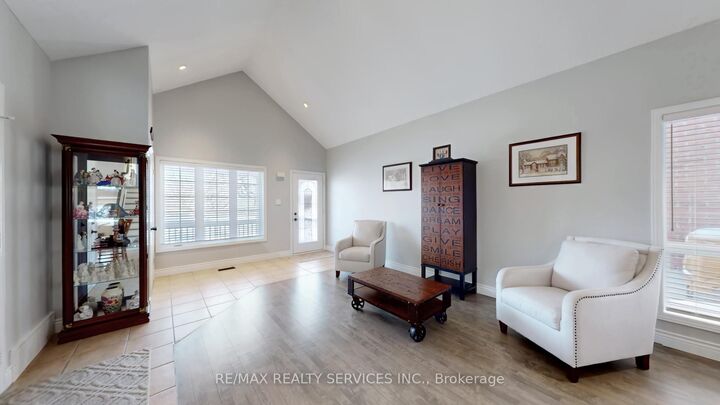 Photo de la propriété:  37 Abbey Road  ON L9W 5E3 