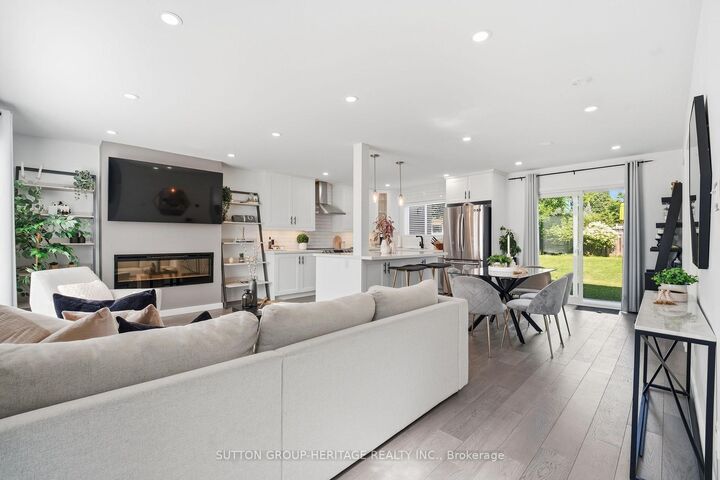 Property Photo:  67 Madoc Drive  ON L6V 2A2 