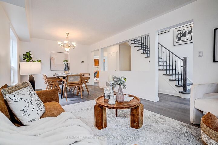 Property Photo: 145 Glasgow Crescent ON L4P 4B1