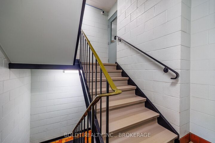 Property Photo: 6 Westlake Lane 210 ON L2N 5S3