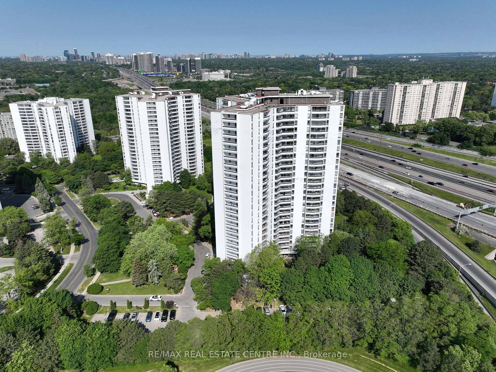 Property Photo:  100 Graydon Hall Drive 903  ON M3A 3A8 