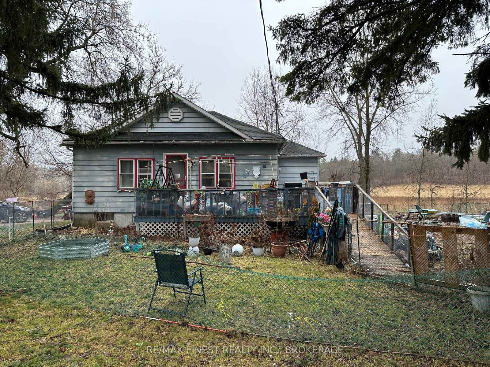 Property Photo: 1440 Mountain Grove Road ON K0H 2E0