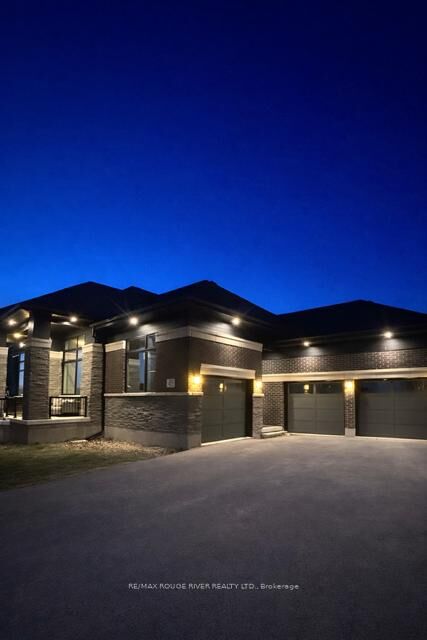 Property Photo: 49 Bonnie Brae Court ON L9L 1V1