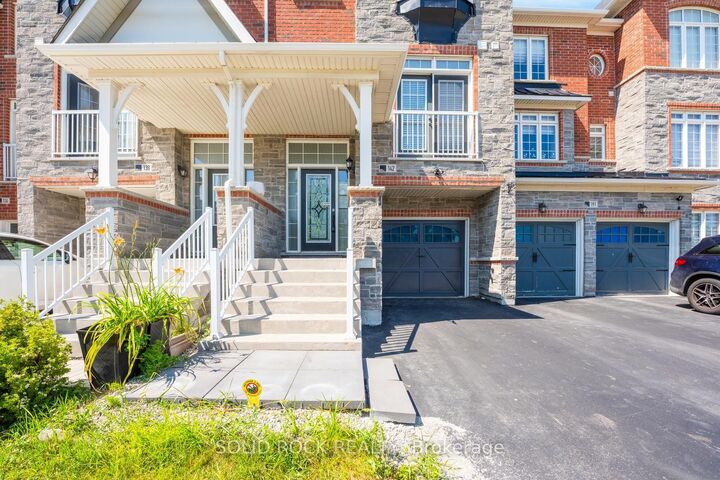Property Photo: 142 Farooq Boulevard S ON L4H 4S1