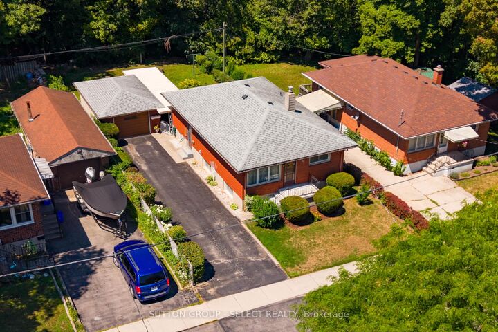 Property Photo:  25 Gladstone Avenue  ON N5Z 3R2 
