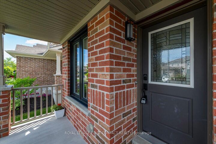 Property Photo: 182 Banting Crescent ON L0M 1B6