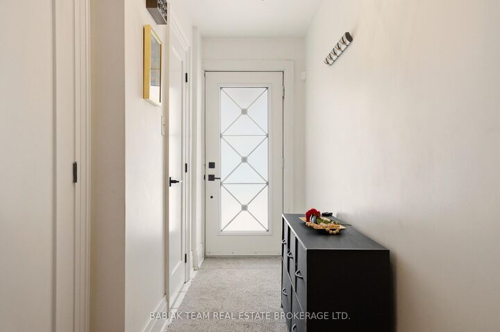 Property Photo: 377 Karen Park Crescent W ON L5A 3C8