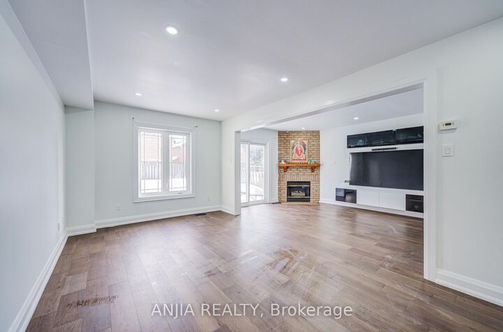 17 Kenborough Court — photo 1