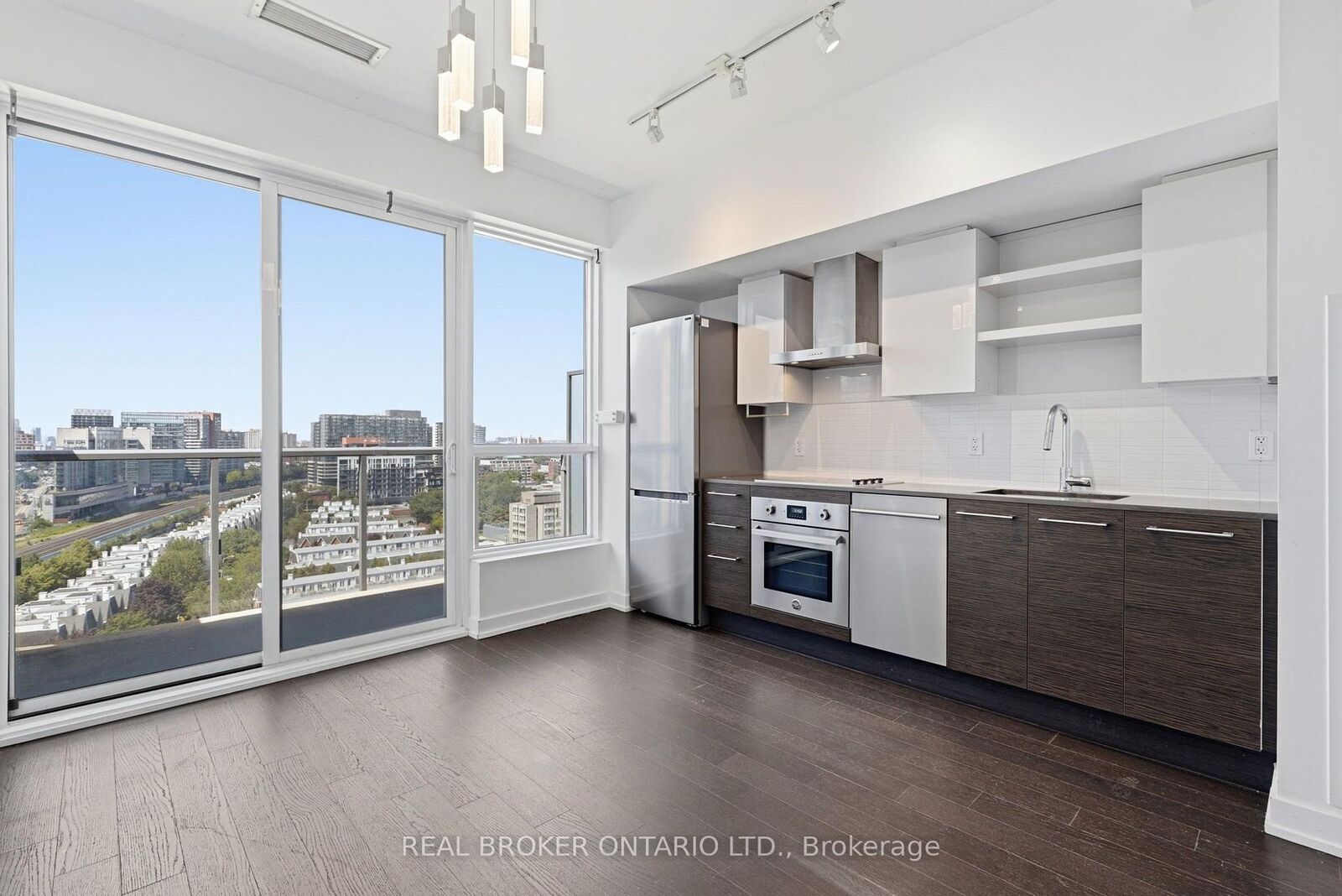 Property Photo:  1030 King Street W Ph25  ON M6K 0B4 