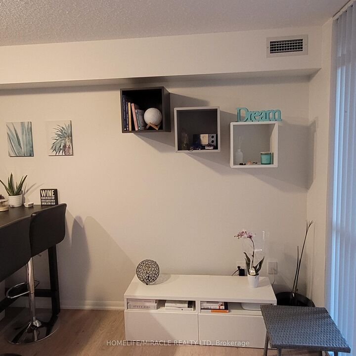 Property Photo:  830 Lawrence Avenue W 529  ON M6A 0A2 