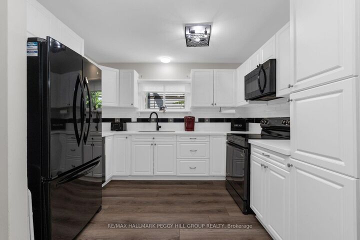 Property Photo: 15 Wilde Place ON L4N 4W6
