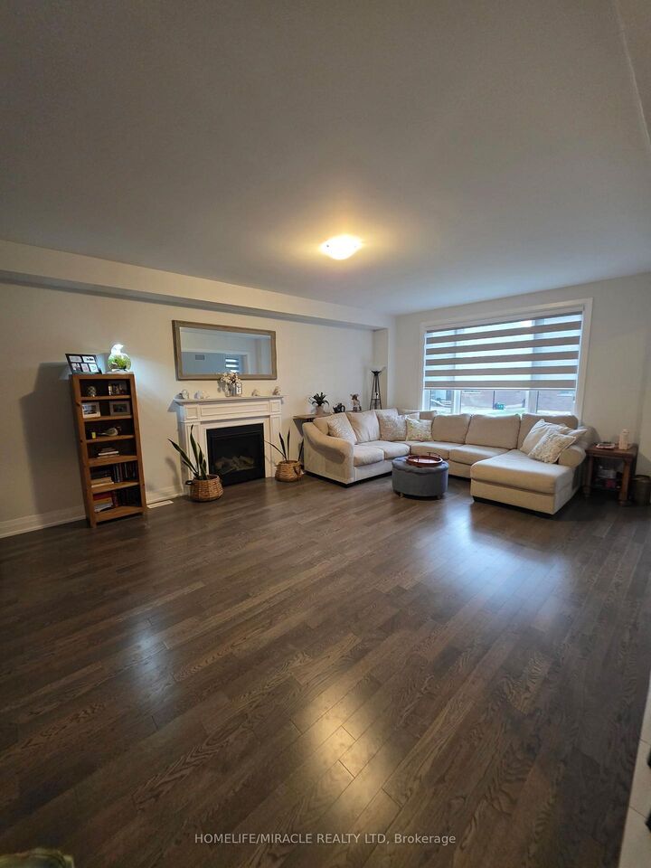 Property Photo:  229 Hardwood Avenue  ON N4T 0P9 