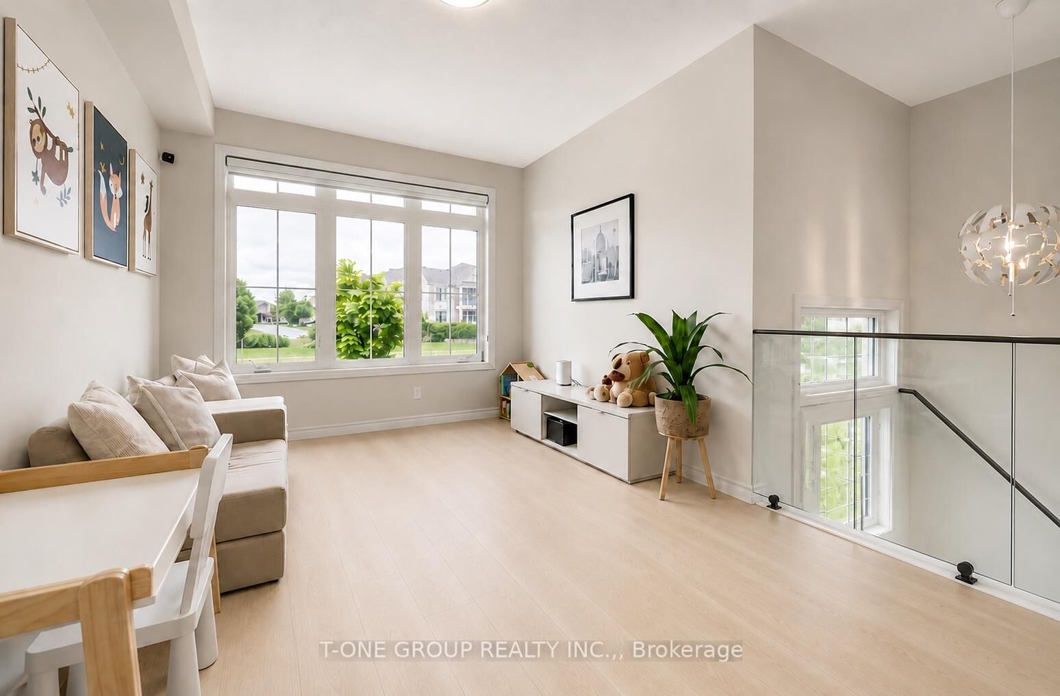 Property Photo: 27 Sharbot Lane ON L6E 0S7